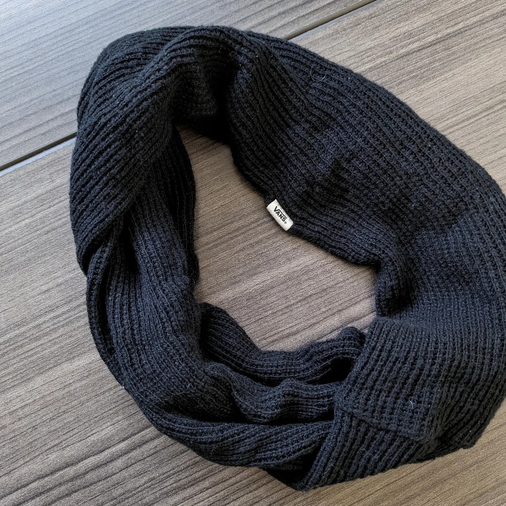 Vans Infinity Scarf - Picture 1 of 2